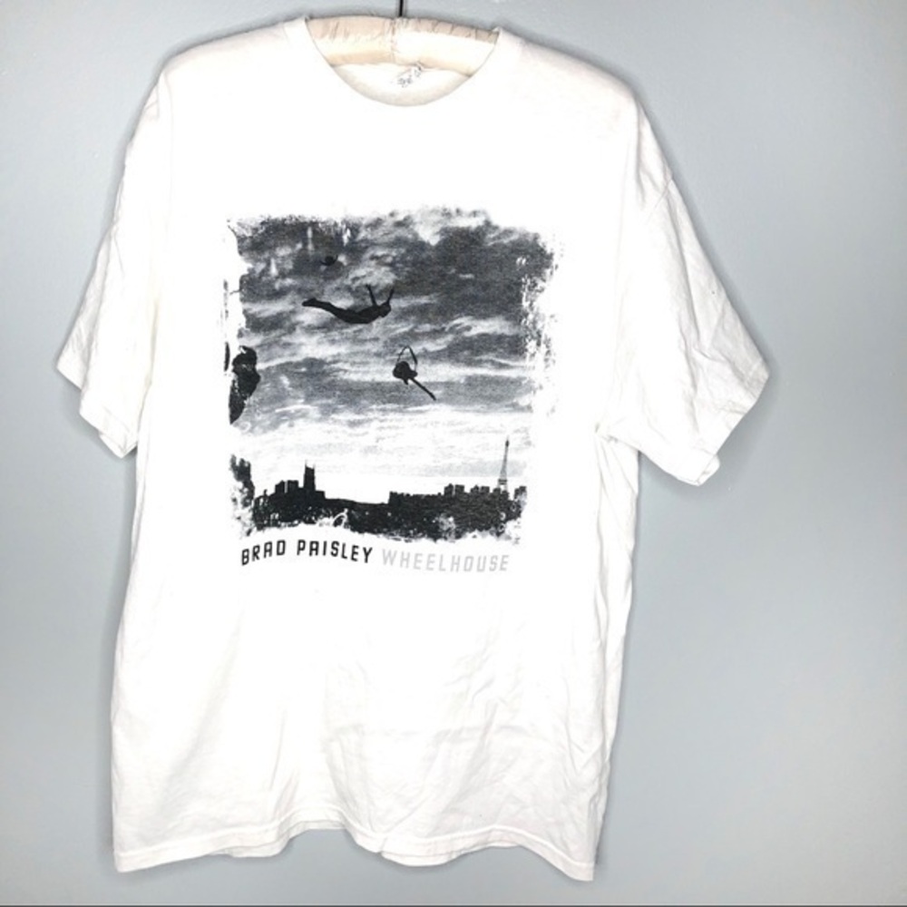 Delta Brad Paisley white wheelhouse graphic band Tshirt short sleeve concert XL